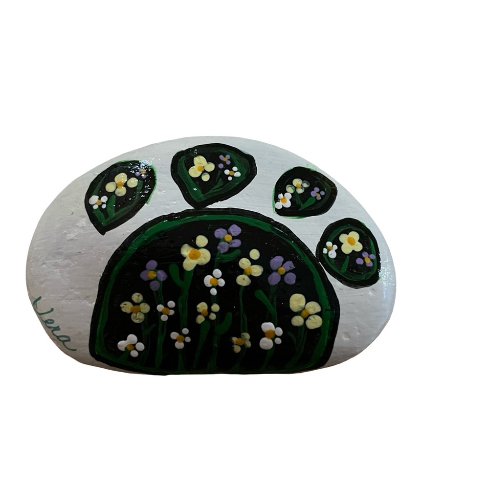Hand crafted painted floral paw rock white background stone 3x1.5 inch approx - Picture 6 of 13